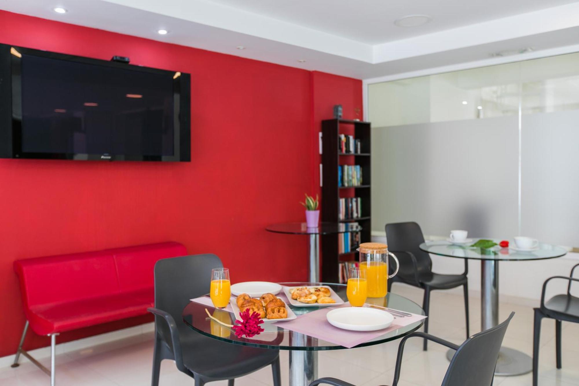 Cosmos Hotel Ретимно Екстериор снимка